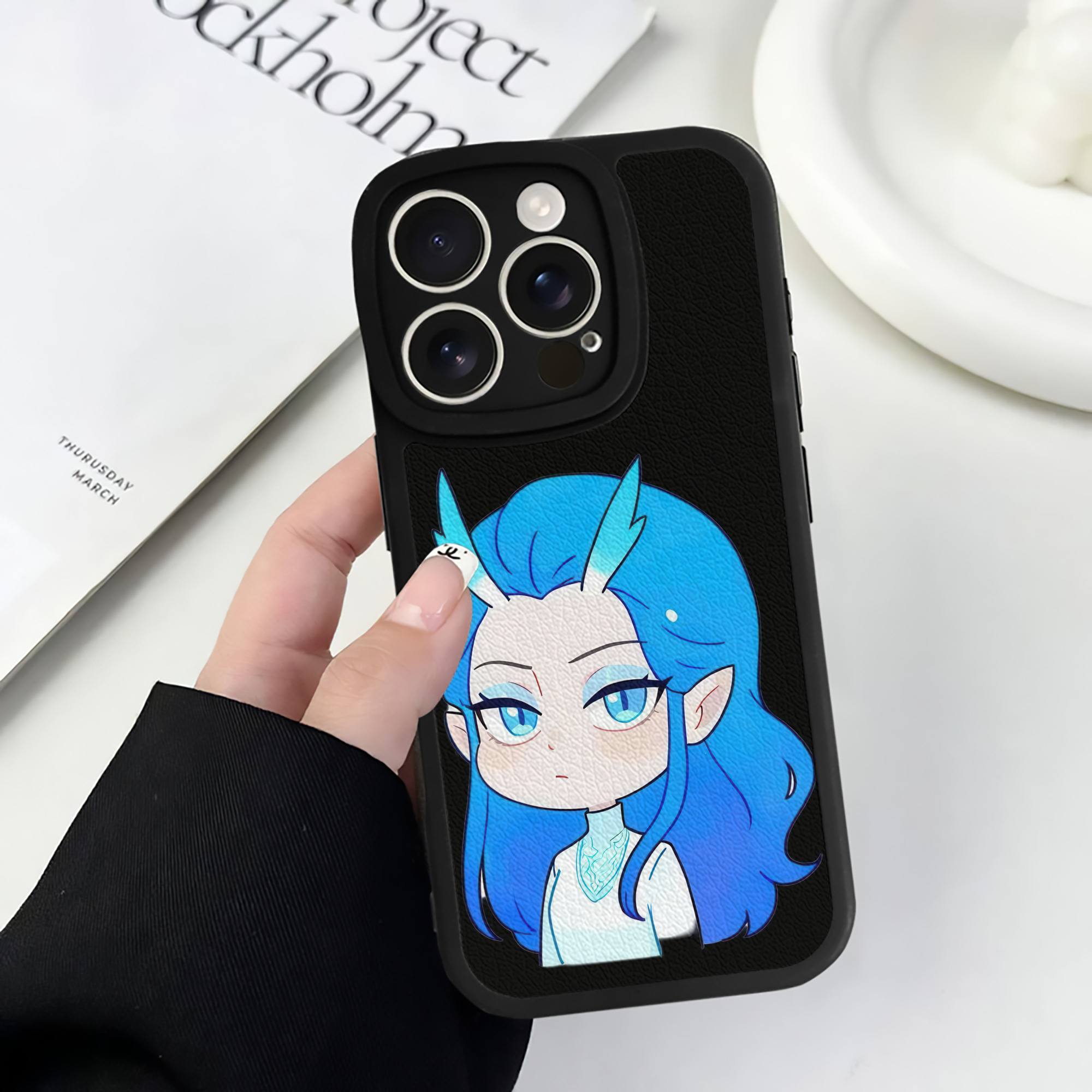 （画像用） Ne Zha 2 ナタ 魔童の大暴れ 【iPhone 16シリーズ対応】シリコンスマホケース（レザー調） 材質：シリコン